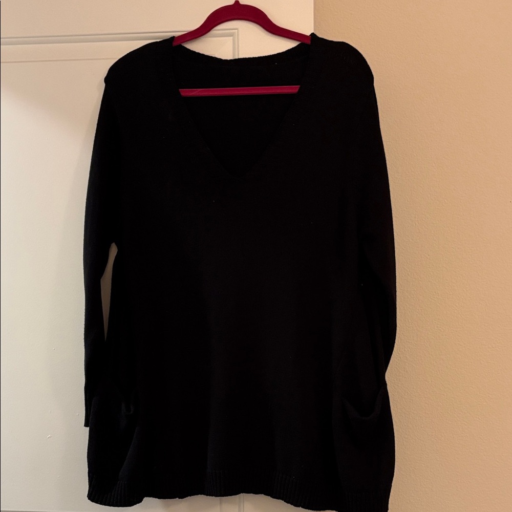 V neck sweater tunic with two front pockets